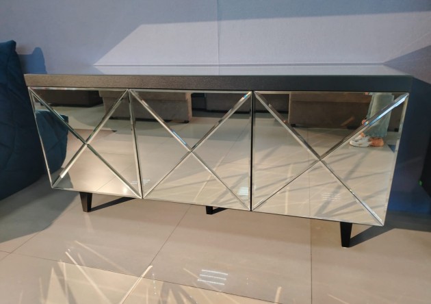 Тумба 3-х дверная КрТ3 (Кристал)