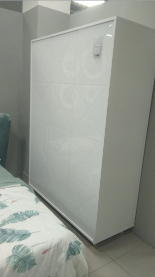 Шкаф 3-дверный Cloud с опорами