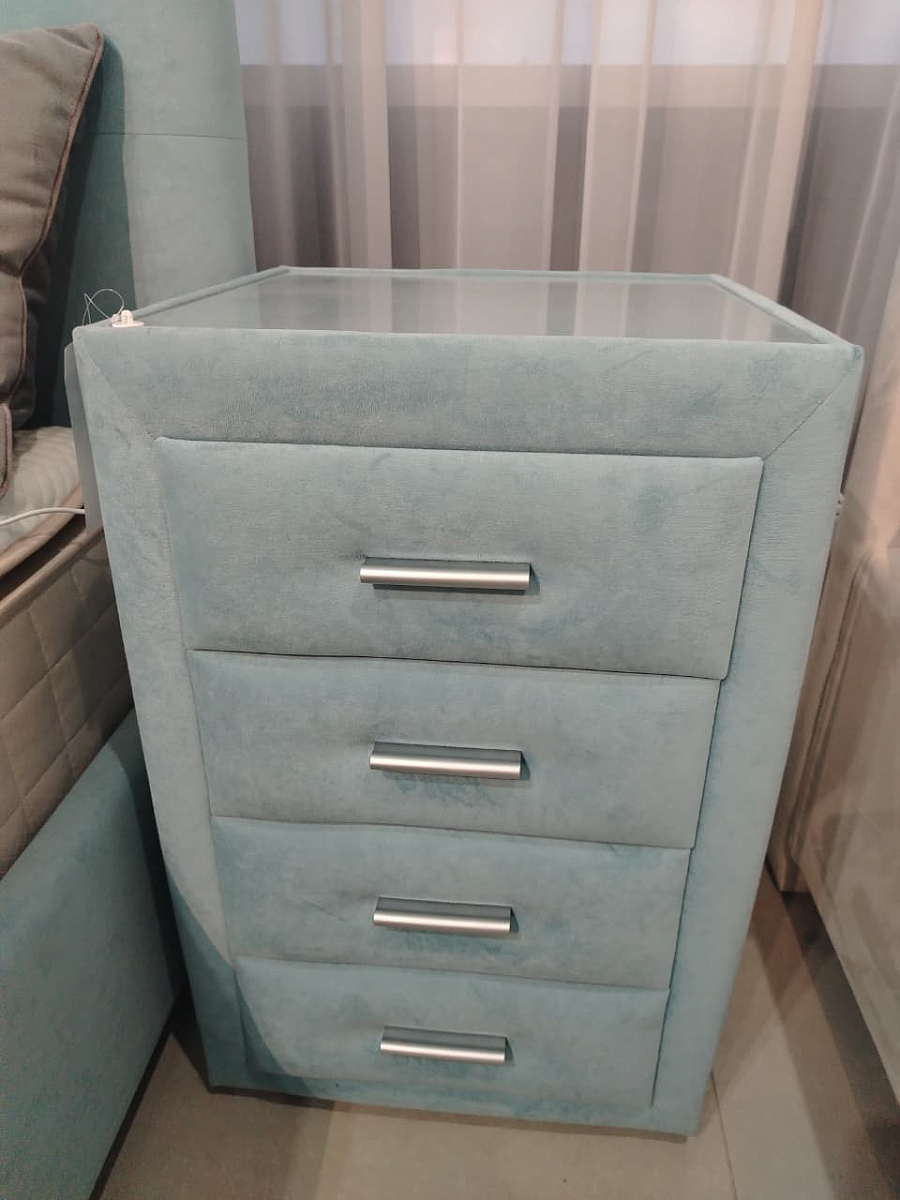 Тумбочка Richmond (Ричмонд) со стеклом